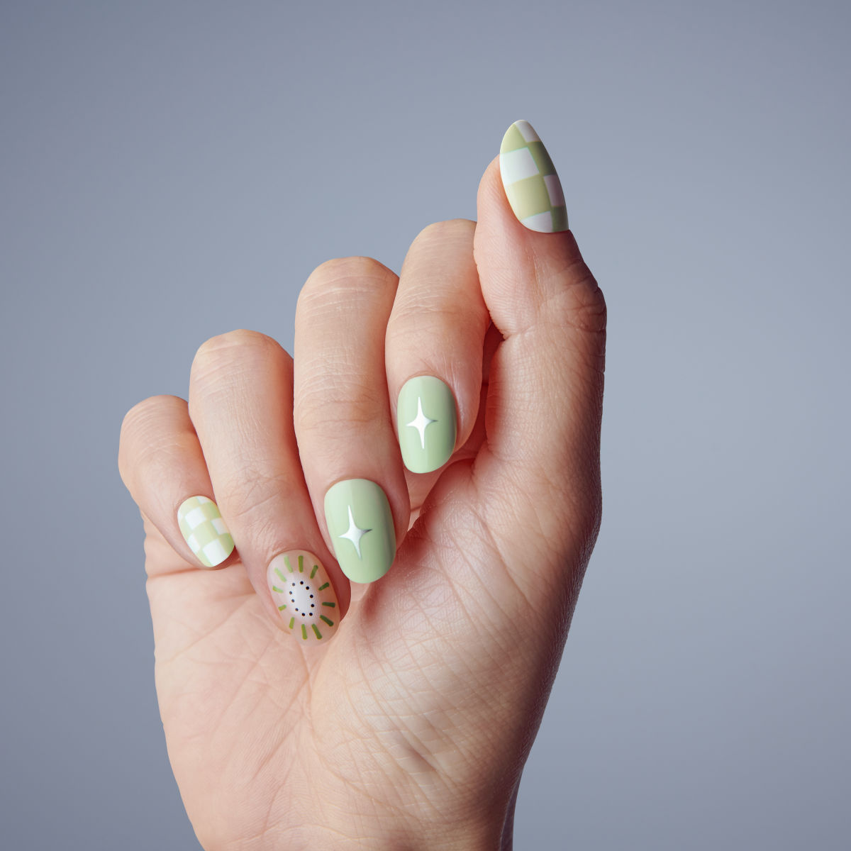 22 Cute Beach Themed Nails to Try This Summer - Sass Magazine
